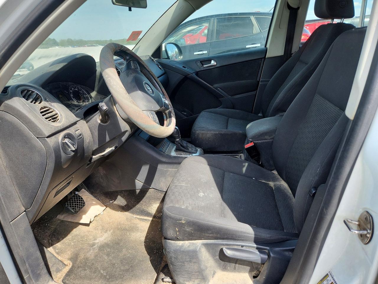 2015 Volkswagen Tiguan VIN WVGBV7AX0FW512888 photo 7