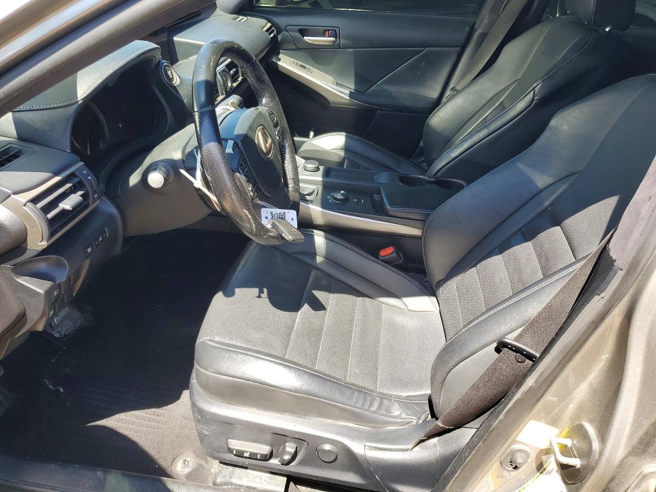 2018 Lexus Is VIN JTHC81D24J5026370 photo 7