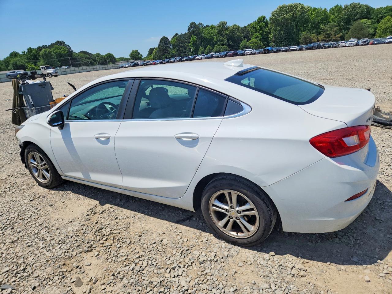 2017 Chevrolet Cruze VIN 3G1BE5SM3HS522013 photo 2