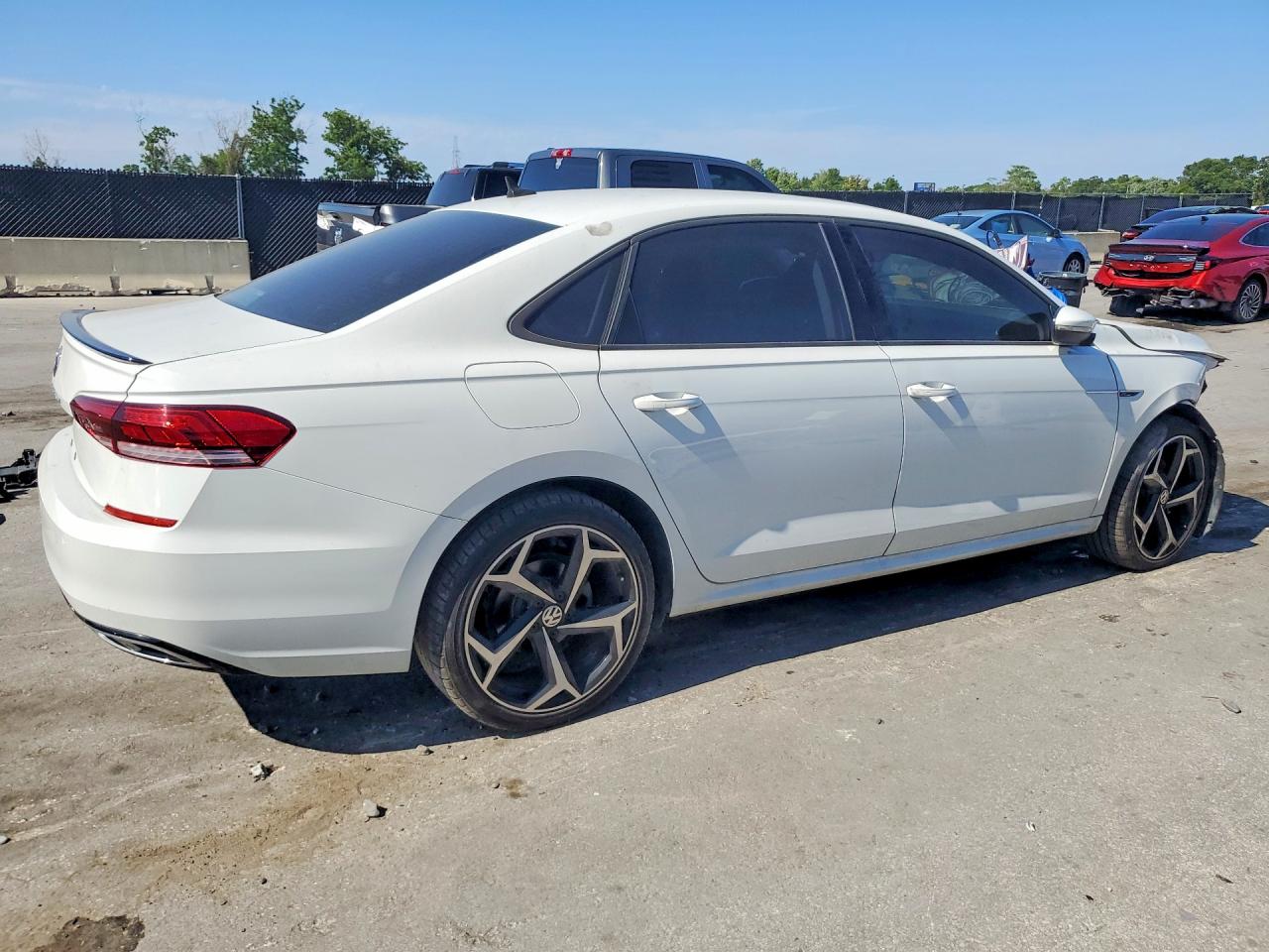 2020 Volkswagen Passat VIN 1VWMA7A31LC010908 photo 3