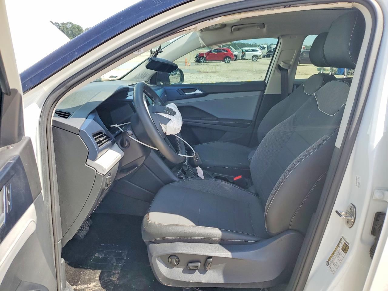 2024 Volkswagen All other VIN 3VVEX7B25RM004291 photo 7