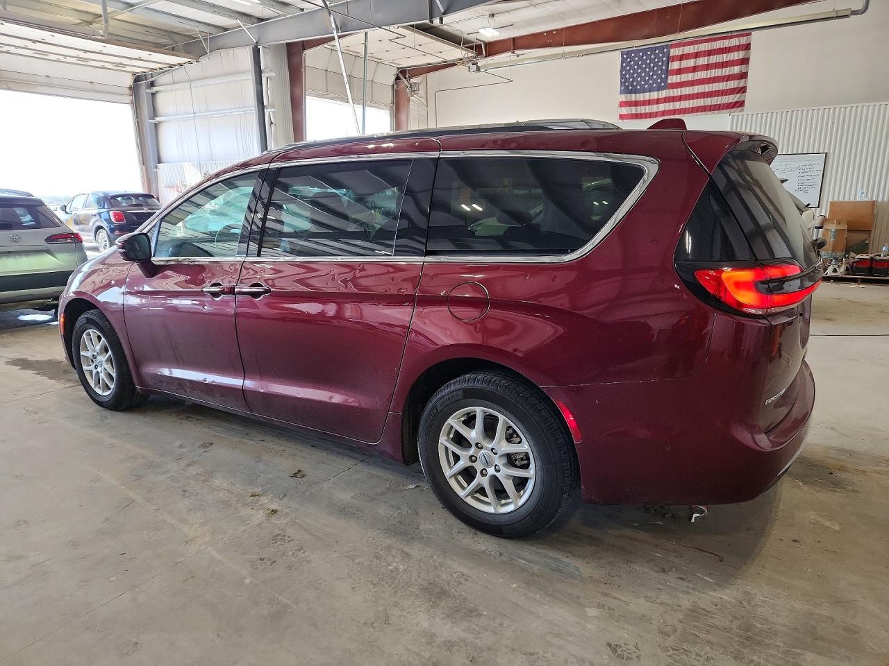 2021 Chrysler Pacifica VIN 2C4RC1BG2MR559656 photo 2