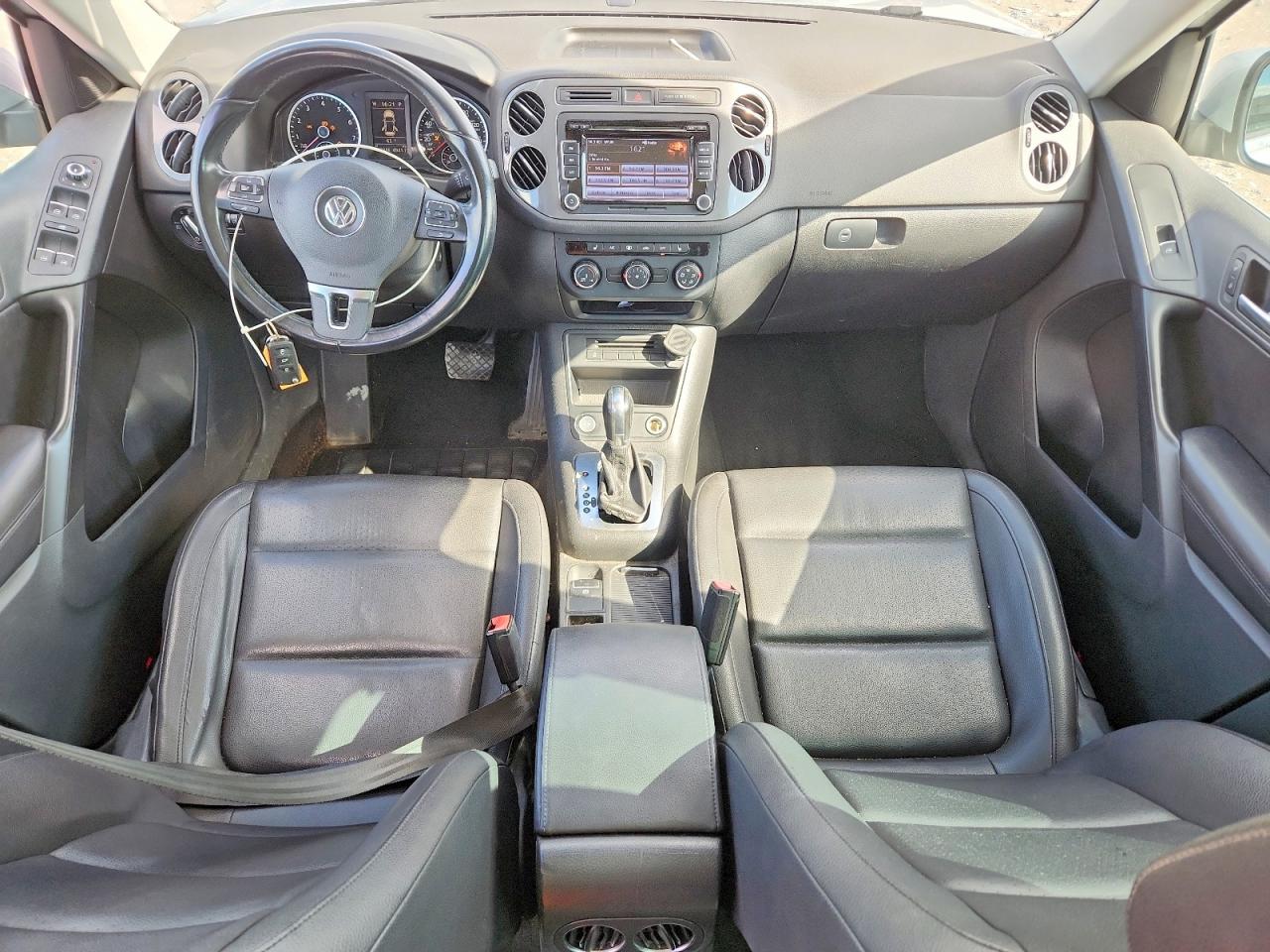 2015 Volkswagen Tiguan VIN WVGAV7AX1FW516704 photo 8