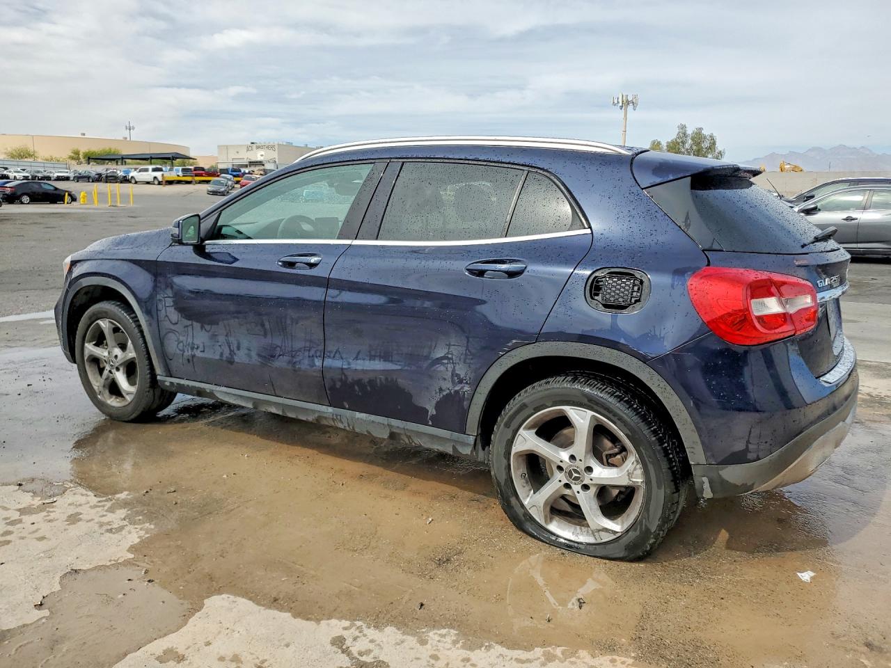 2018 Mercedes-Benz Gla-class VIN WDCTG4EB1JJ461496 photo 2