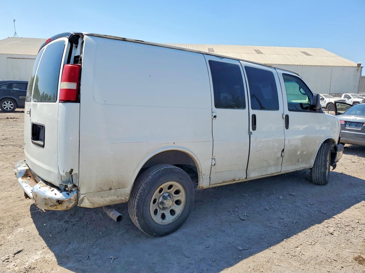 2009 Chevrolet Express VIN 1GCFG15X191103775 photo 3