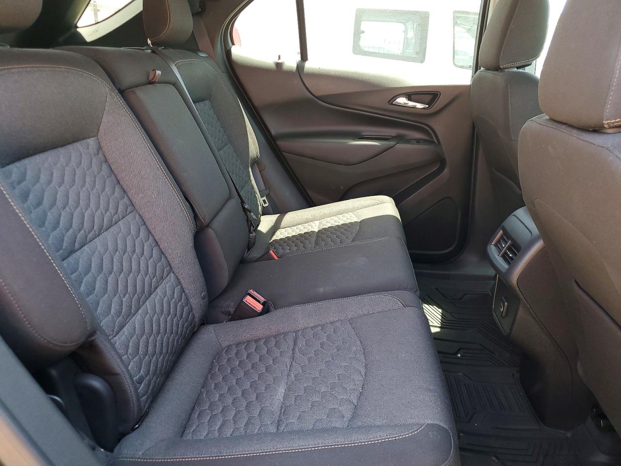 2019 Chevrolet Equinox VIN 3GNAXLEX2KS635604 photo 10