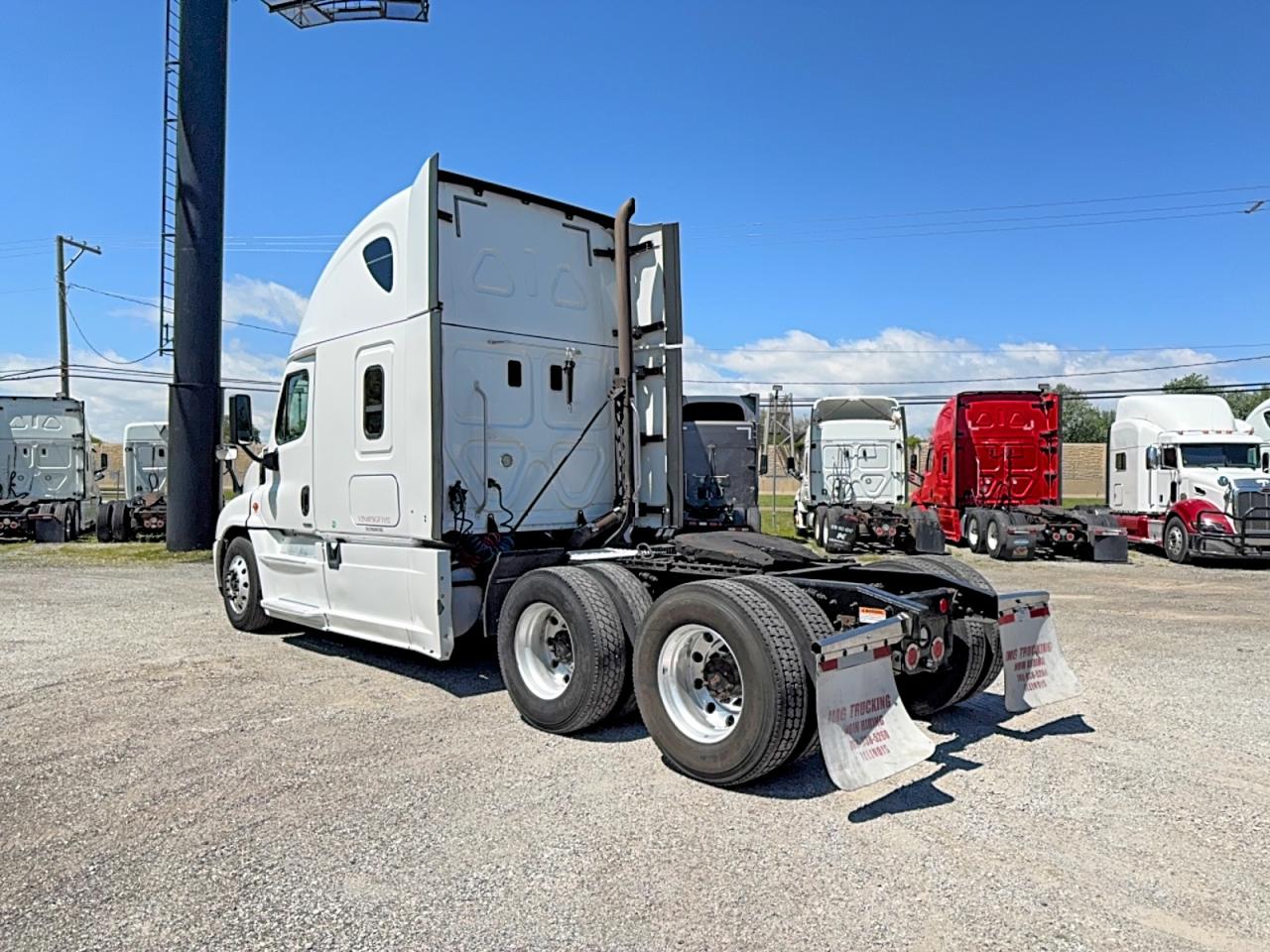 2015 FREIGHTLINER All other VIN 3AKJGLD56FSGF3152 photo 3
