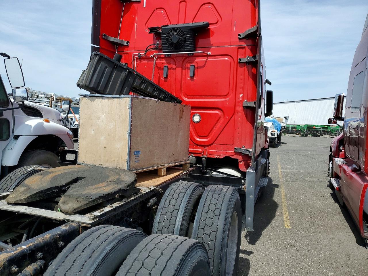 2019 FREIGHTLINER All other VIN 3AKJHHDR5KSKE7223 photo 9