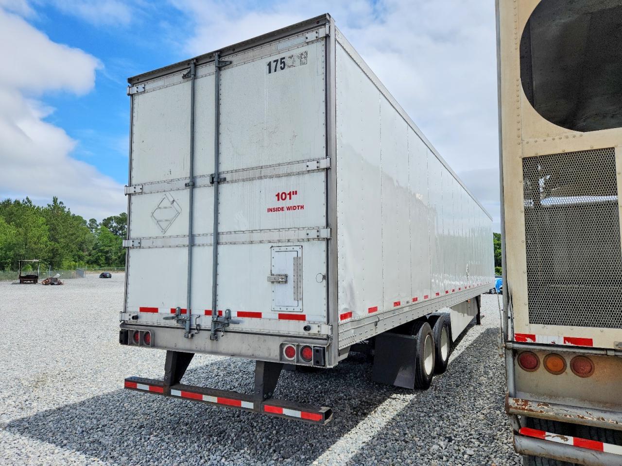 2024 UTILITY All models VIN 3UTVS2530R8081011 photo 6