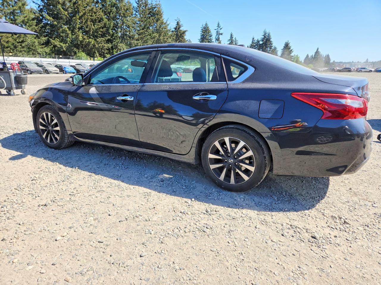 2018 Nissan Altima VIN 1N4AL3AP2JC263976 photo 2