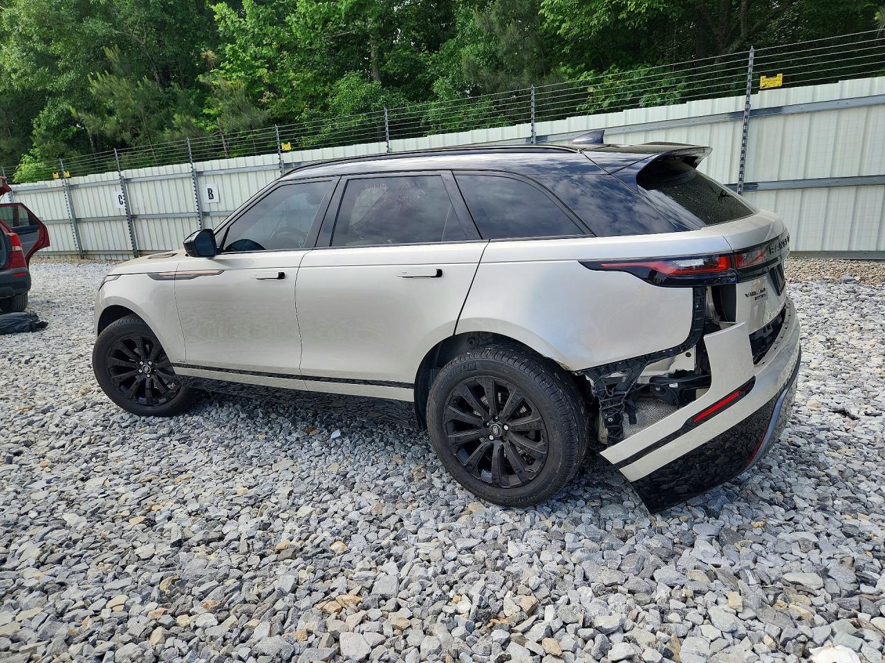 2018 Land Rangerover VIN SALYL2RX8JA726490 photo 2