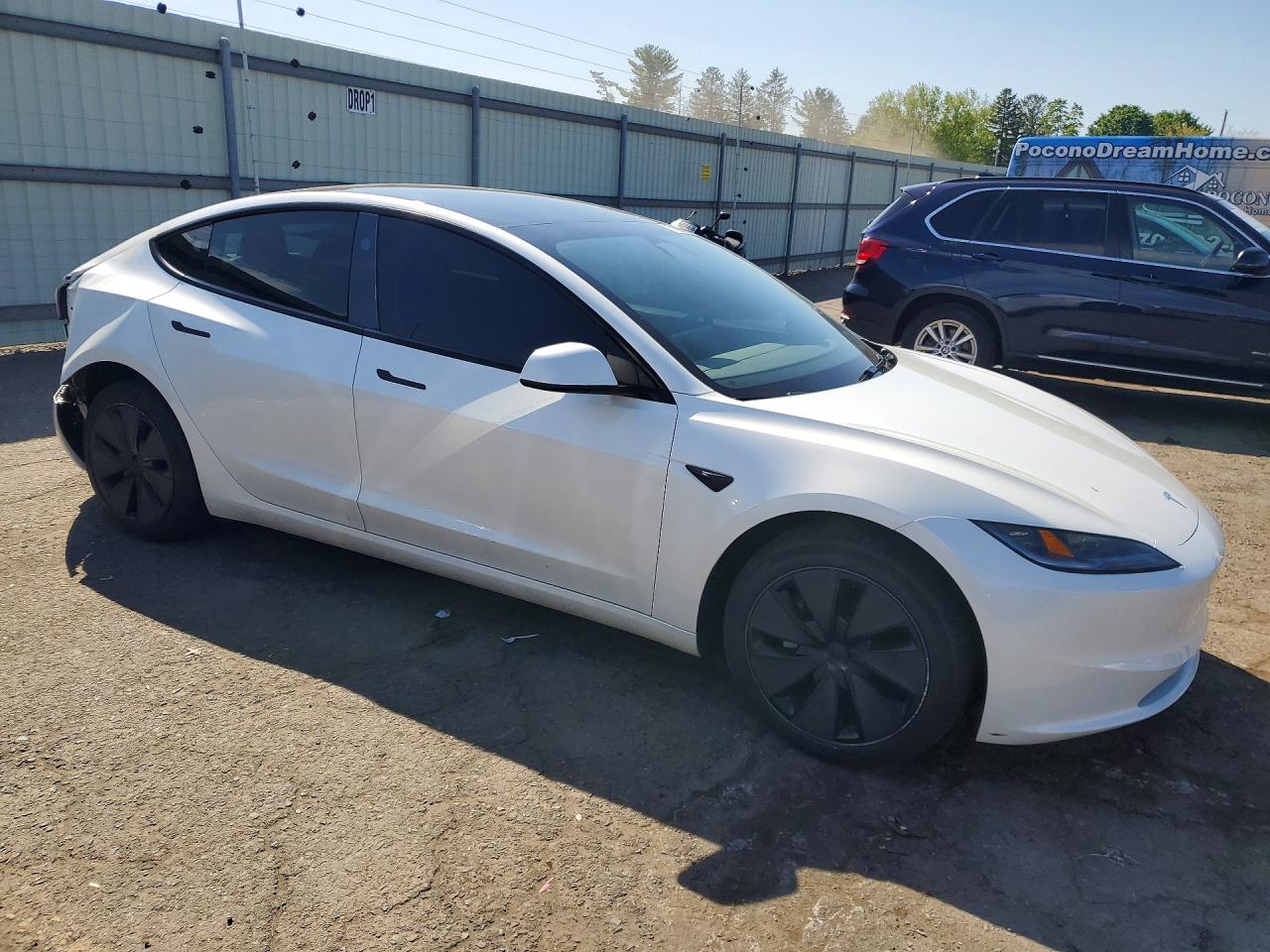 2025 Tesla Model 3 VIN 5YJ3E1EAXSF046462 photo 4