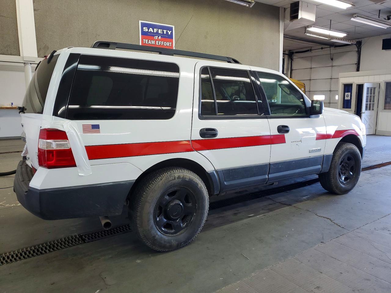 2007 FORD Expedition VIN 1FMFU16517LA65175 photo 3