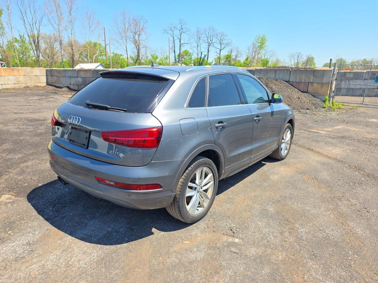 2016 AUDI Q3 VIN WA1EFCFS6GR013415 photo 4