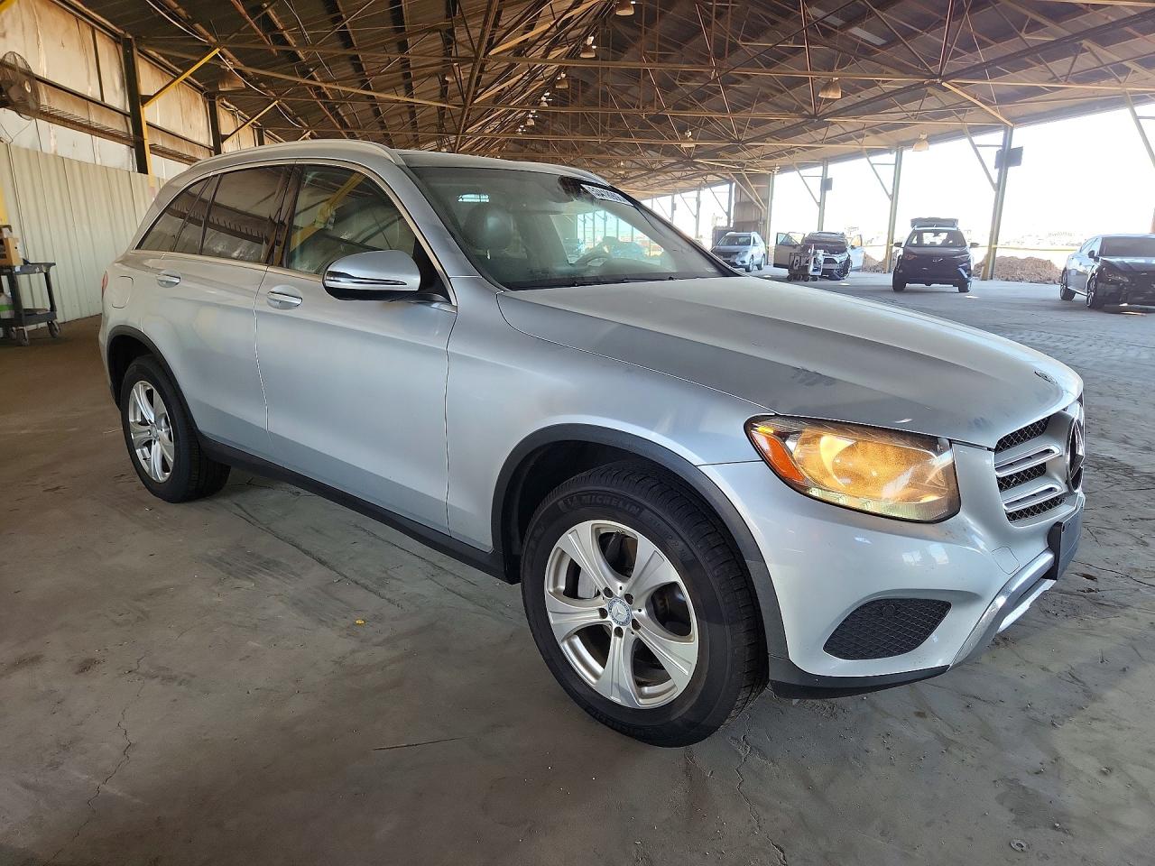 2017 Mercedes-Benz Glc class VIN WDC0G4JB0HF141074 photo 4