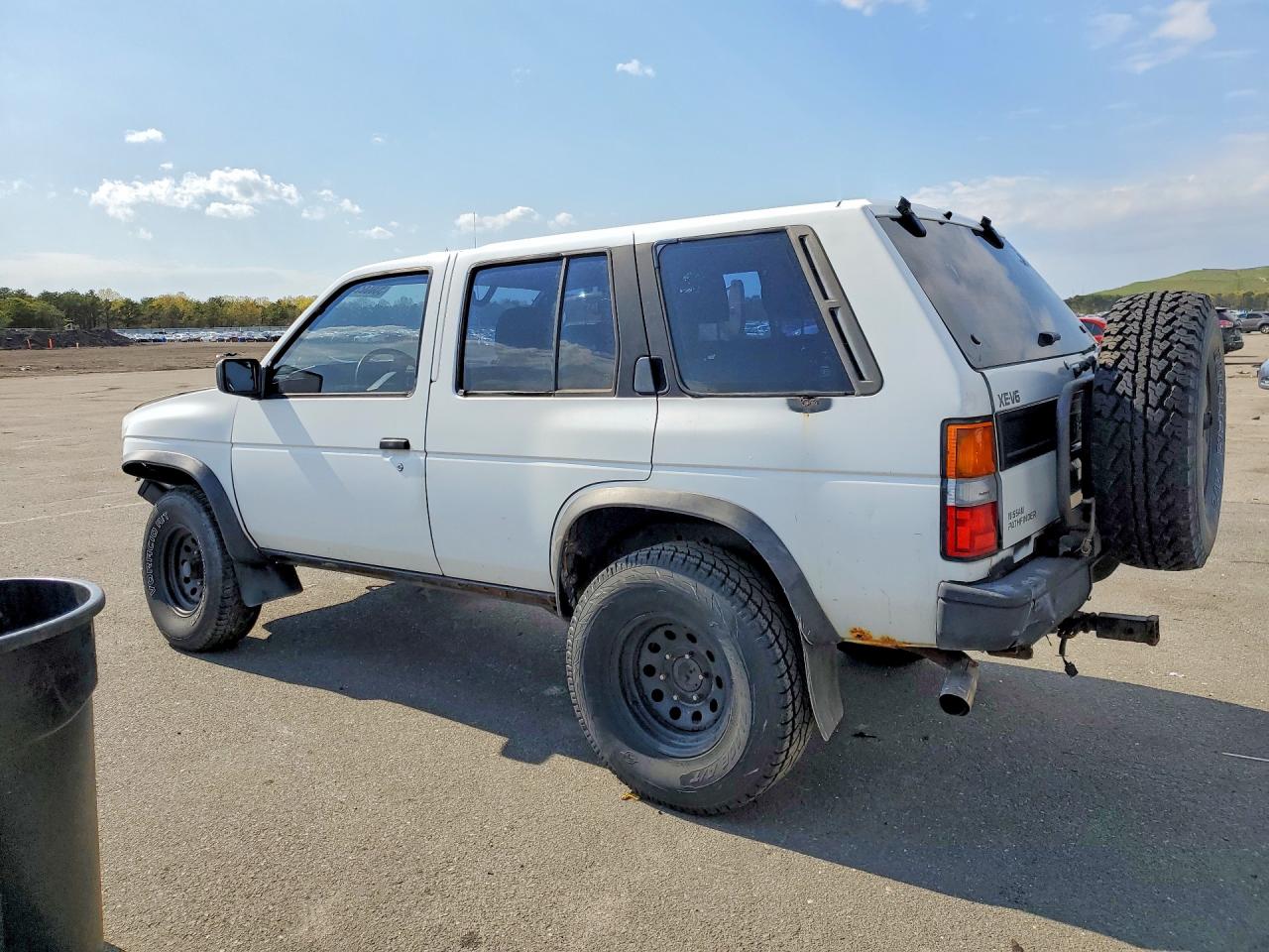 1991 Nissan Pathfinder VIN JN8HD17Y7MW035392 photo 2