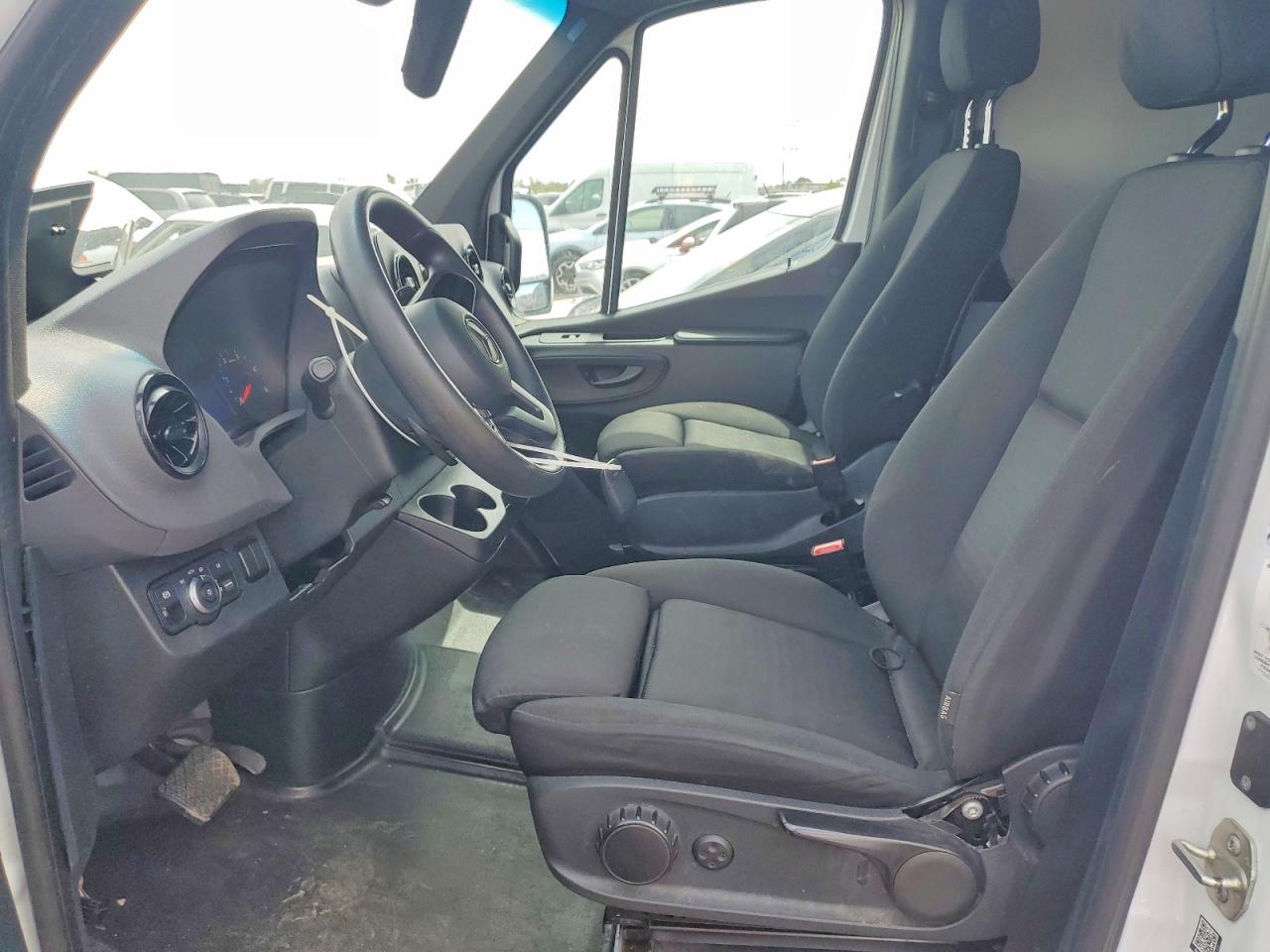 2021 Mercedes-Benz Sprinter VIN W1W4EDHY0MT063788 photo 7