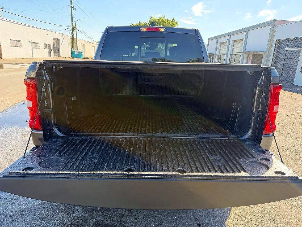 2026 Ram 1500 VIN 1C6SRFJP0TN250043 photo 12