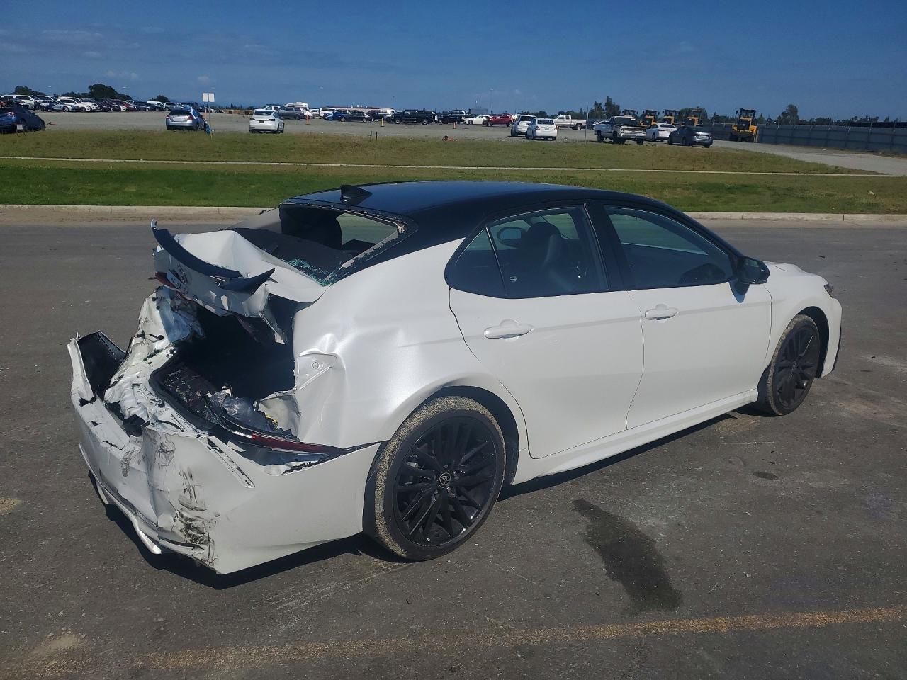 2023 TOYT Camry VIN 4T1K61AK4PU118306 photo 3