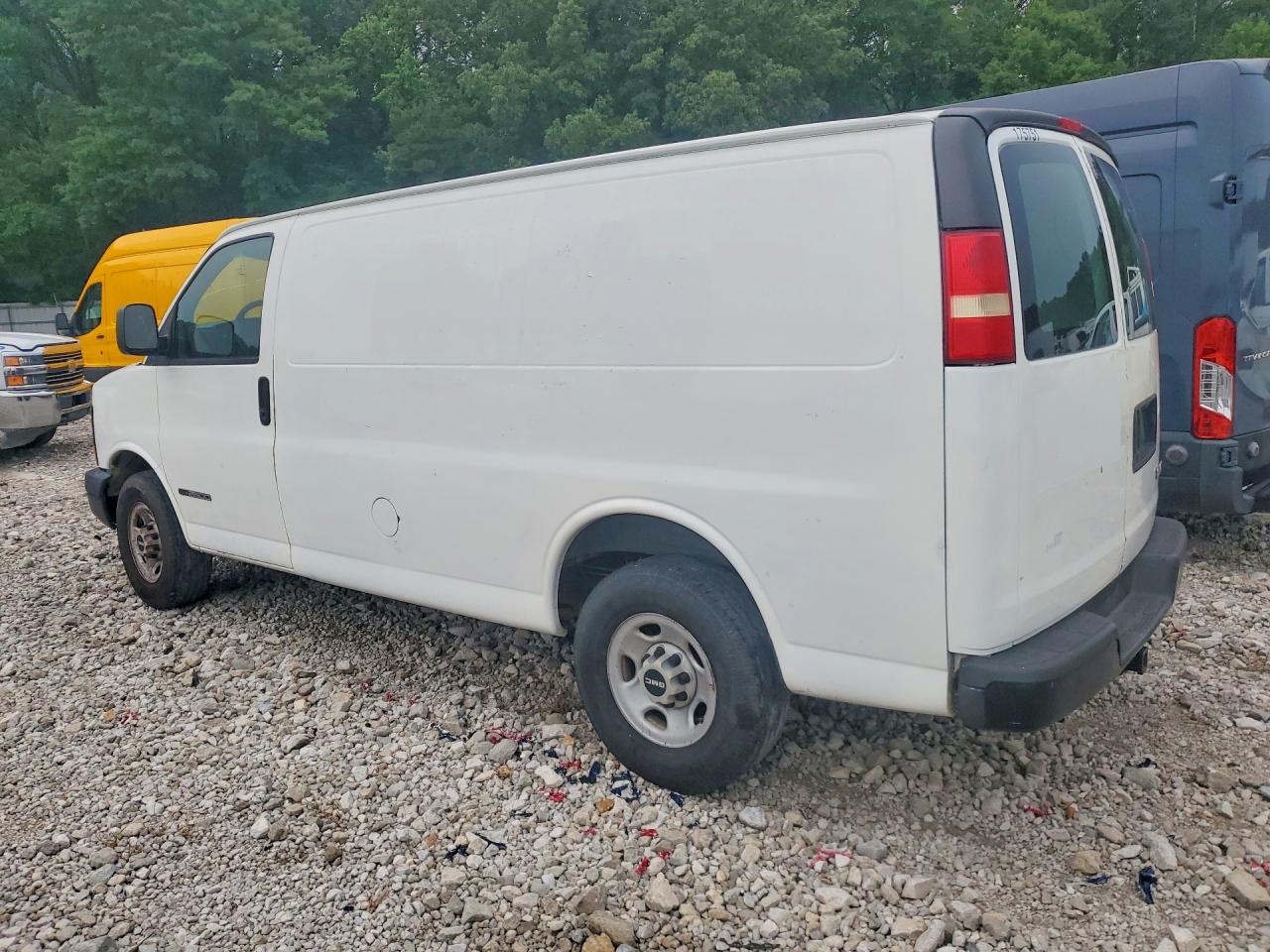 2006 GMC Savana VIN 1GTGG25V561190343 photo 2
