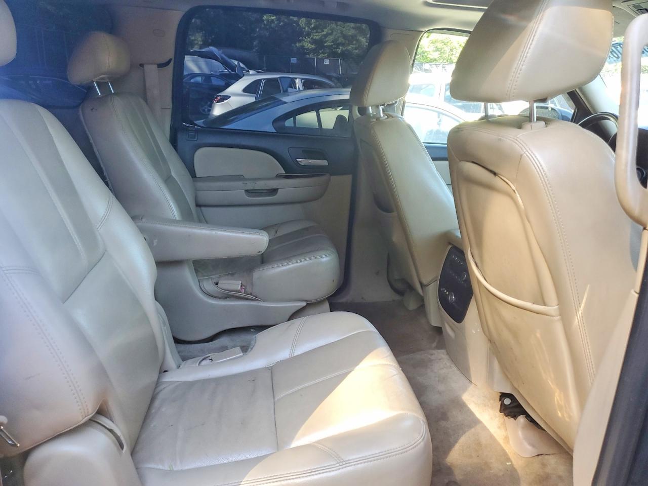 2007 Chevrolet Suburban VIN 3GNFK16307G109275 photo 11