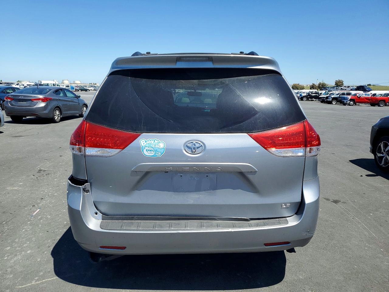 2014 Toyota Sienna VIN 5TDKK3DC4ES484459 photo 6