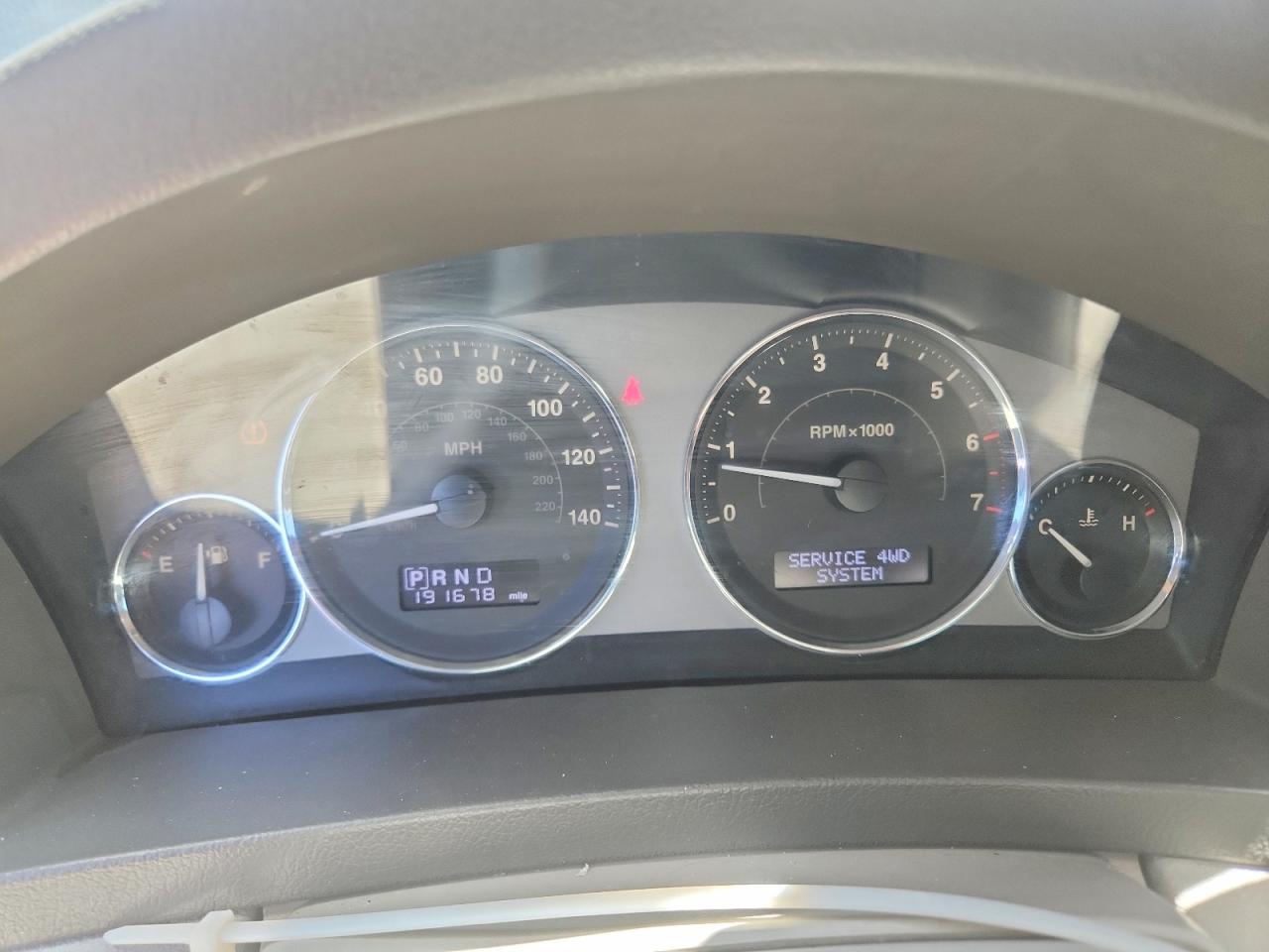 2008 Jeep Cherokee VIN 1J8HR582X8C211625 photo 9