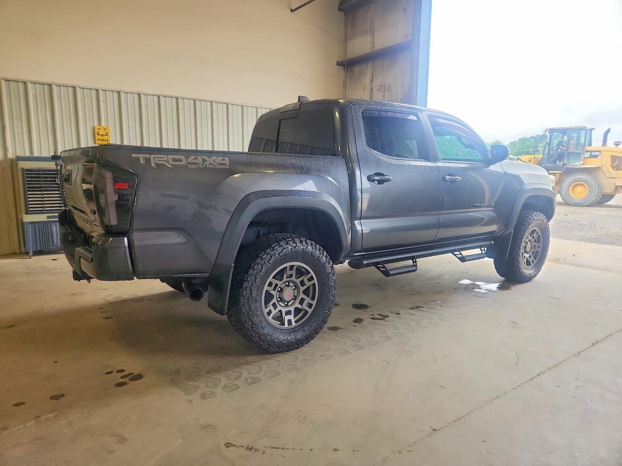 2020 Toyota Tacoma trd VIN 3TMCZ5AN3LM330033 photo 3