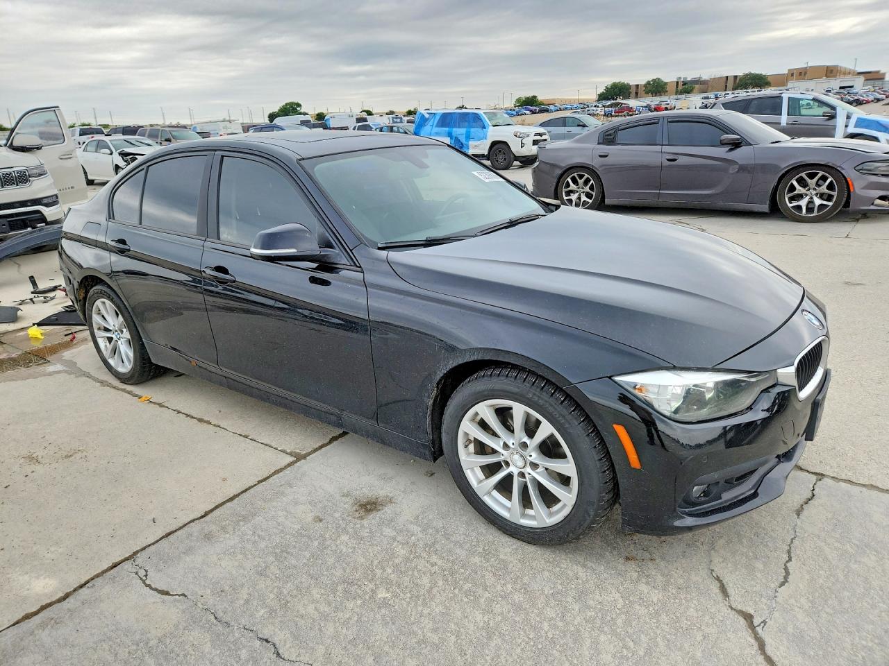 2016 BMW 3 series VIN WBA8E5G58GNU21770 photo 4