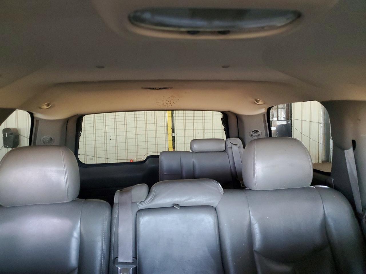 2004 Chevrolet Tahoe VIN 1GNEK13T44R294894 photo 10