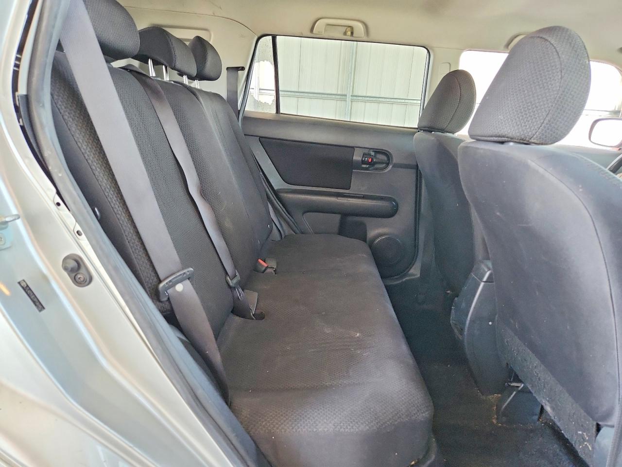 2009 Toyota Scion VIN JTLKE50E091069821 photo 11