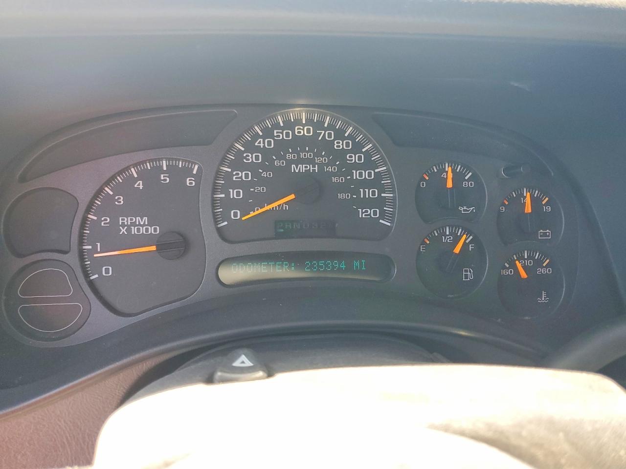 2003 Chevrolet Suburban VIN 3GNFK16Z23G219193 photo 9