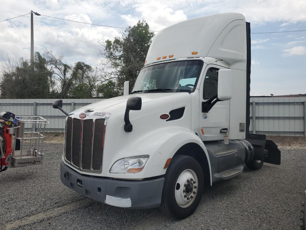 2018 PETERBILT All other VIN 1XPBA48X5JD477238 photo 2