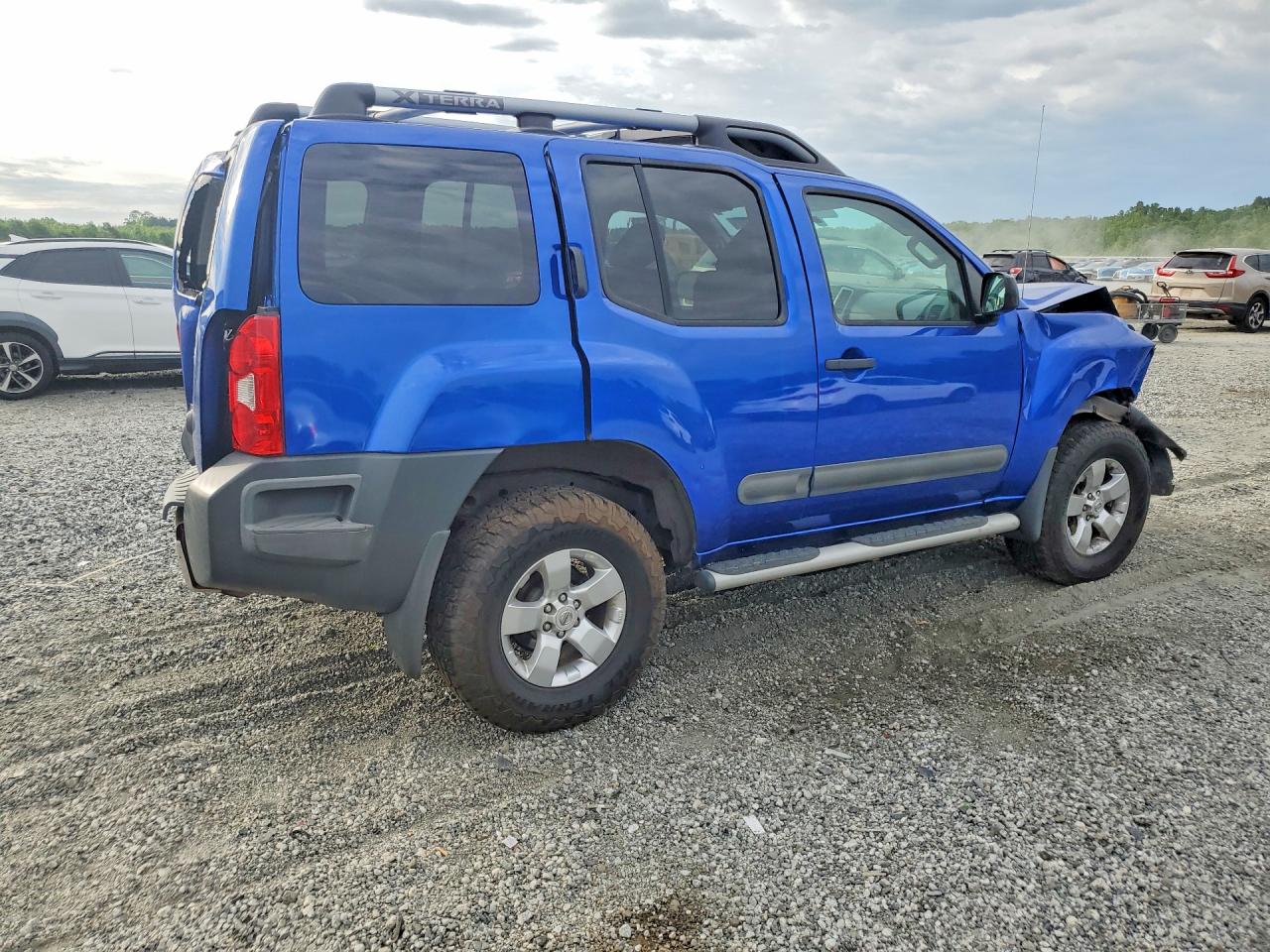 2013 Nissan Xterra VIN 5N1AN0NW2DN823066 photo 3