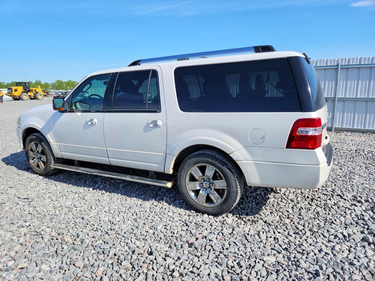 2010 Ford Expedition VIN 1FMJK2A58AEA64288 photo 2