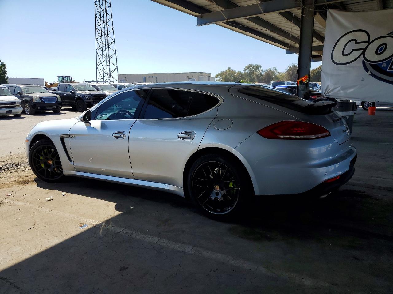 2015 Porsche Panamera VIN WP0AD2A73FL040466 photo 2