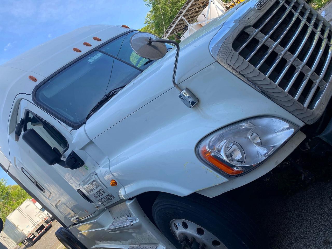 2018 FREIGHTLINER All other VIN 1FUJGLDR7JLKA8701 photo 1