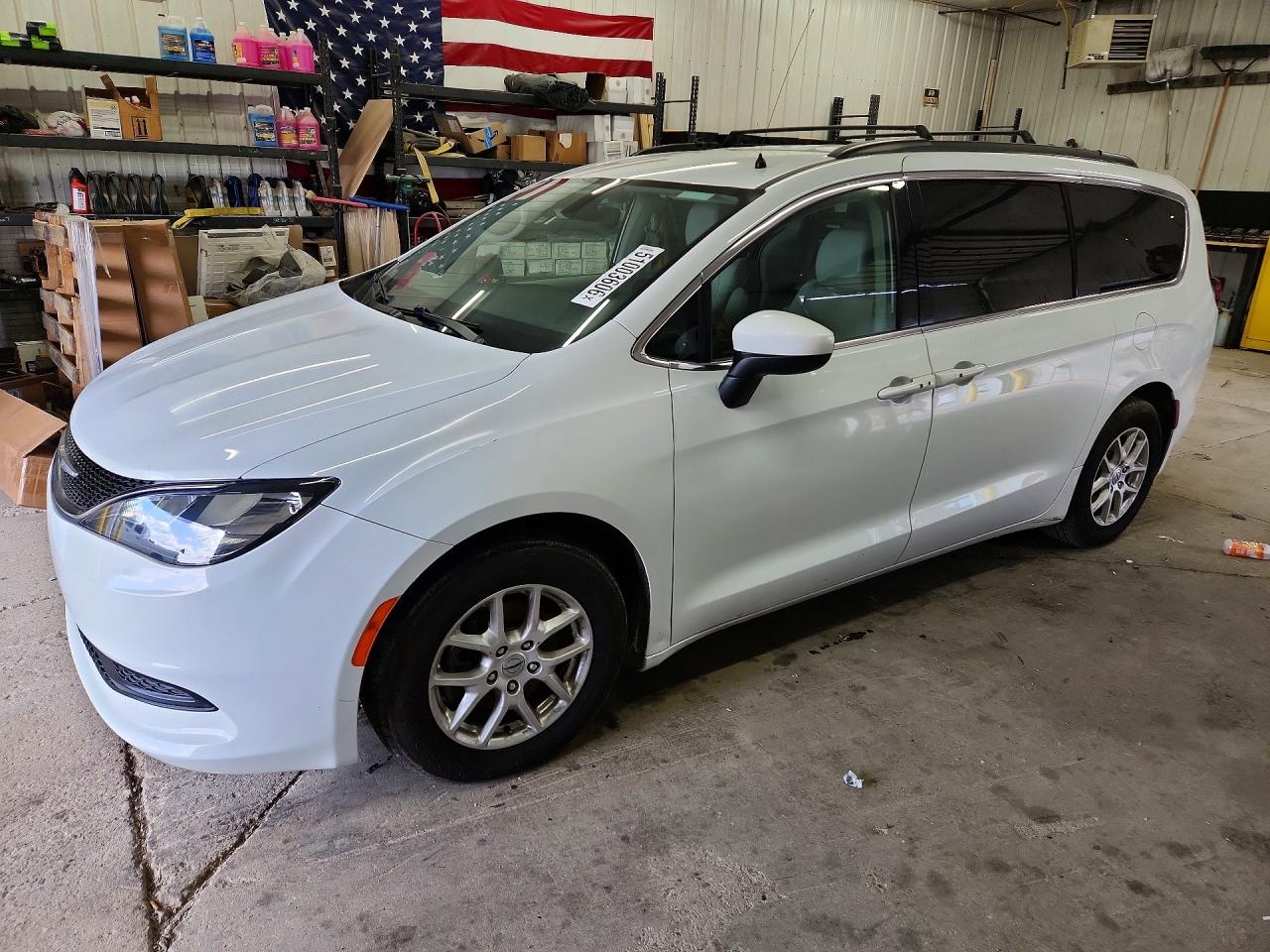 2021 Chrysler Minivan VIN 2C4RC1DG2MR541476 photo 1