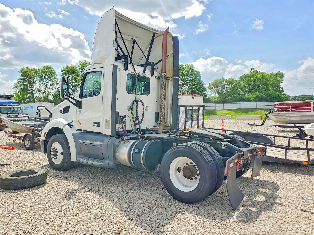 2016 PETERBILT All other VIN 1XPBA48XXGD354432 photo 2