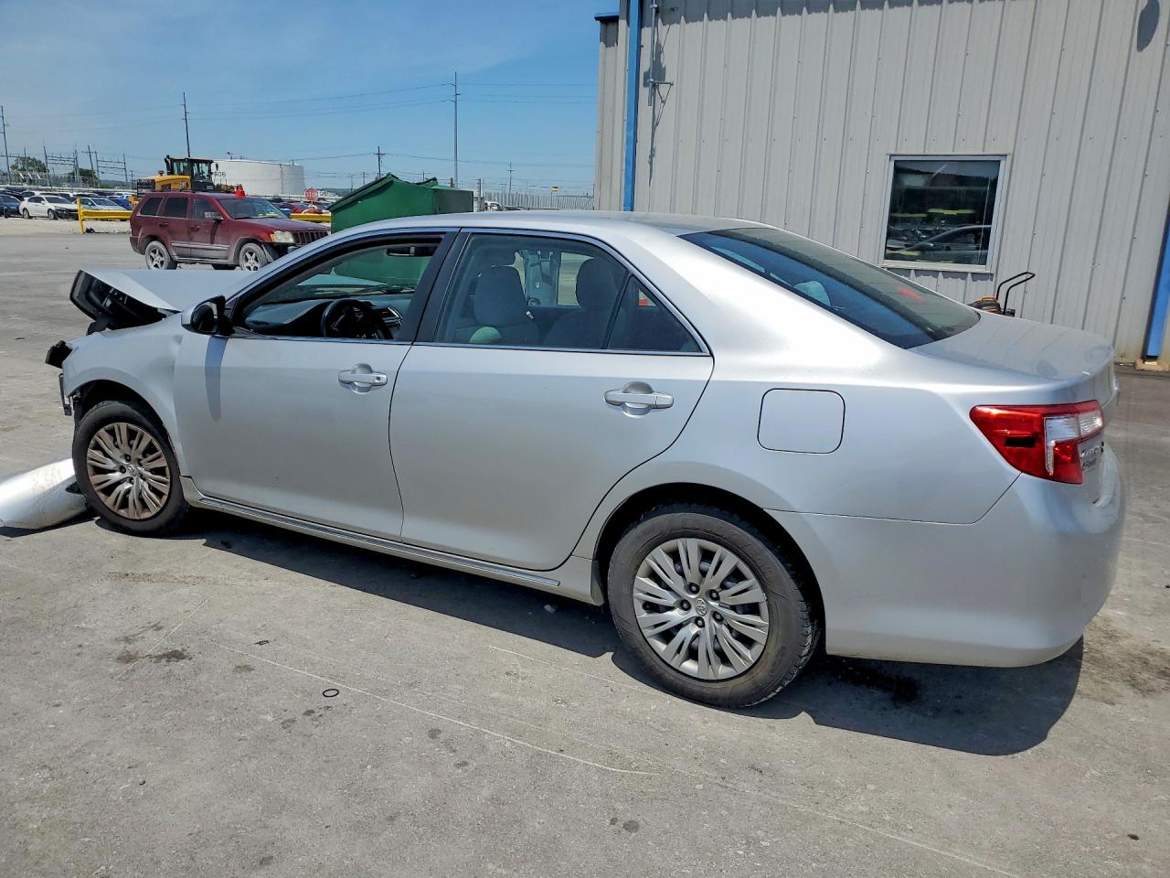 2013 Toyota Camry VIN 4T4BF1FK0DR304192 photo 2