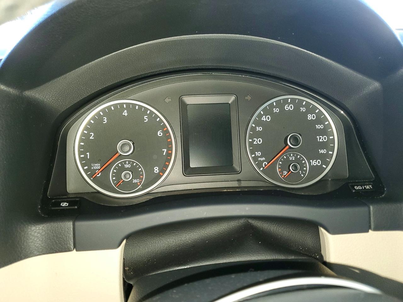 2011 VOLKSWAGEN Tiguan VIN WVGAV7AX7BW515325 photo 9