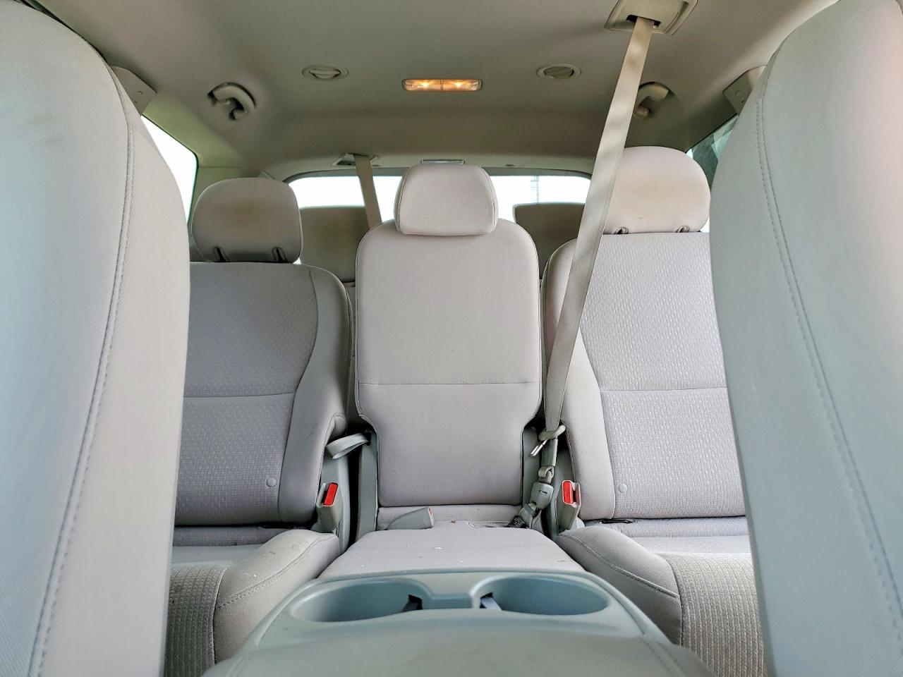 2018 Kia SEDONA VIN KNDMB5C13J6373559 photo 10