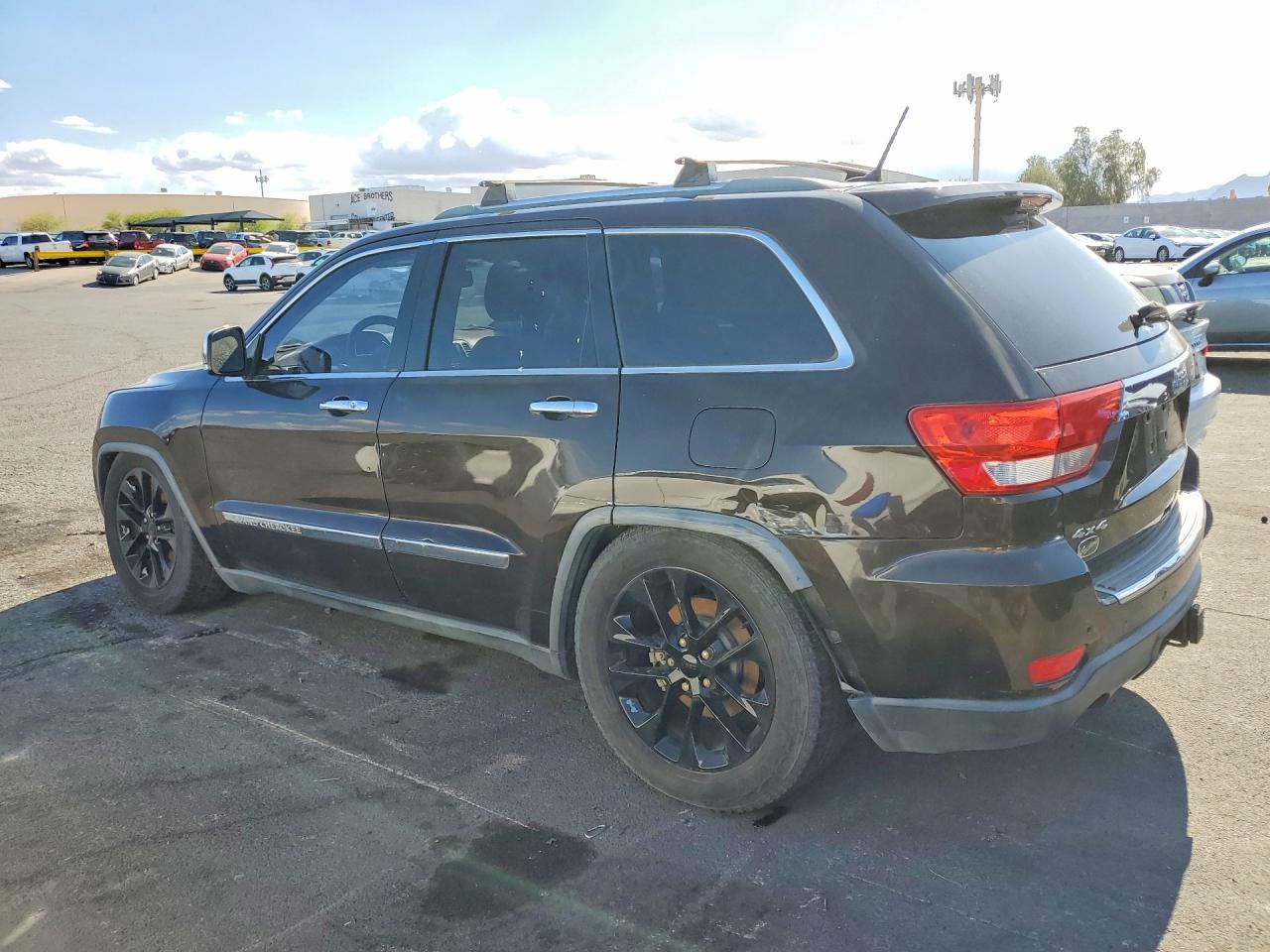 2011 Jeep Cherokee VIN 1J4RR6GT4BC672753 photo 2