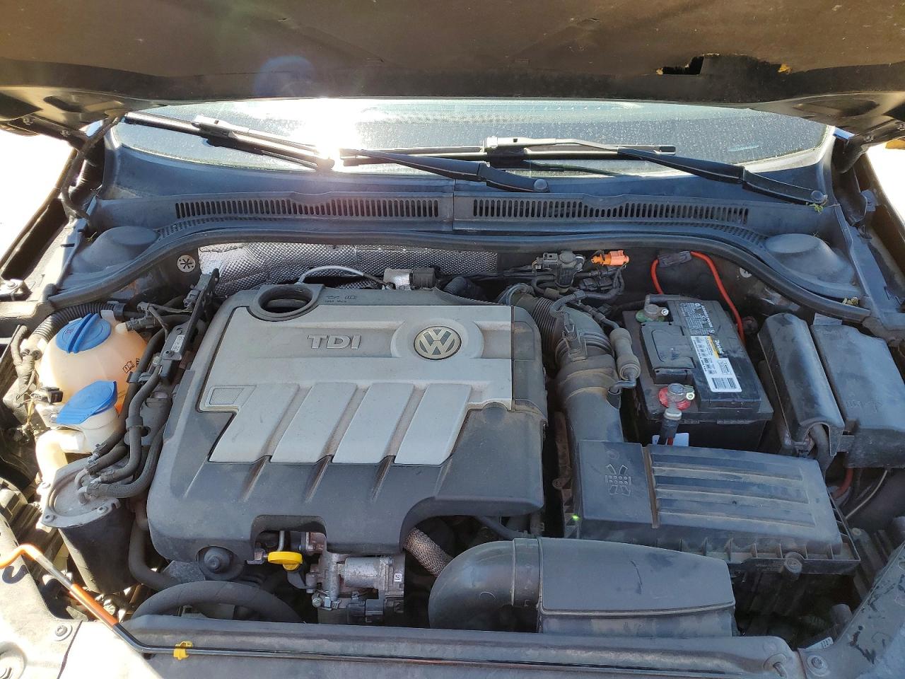 2014 Volkswagen Jetta VIN 3VWLL7AJXEM404574 photo 11