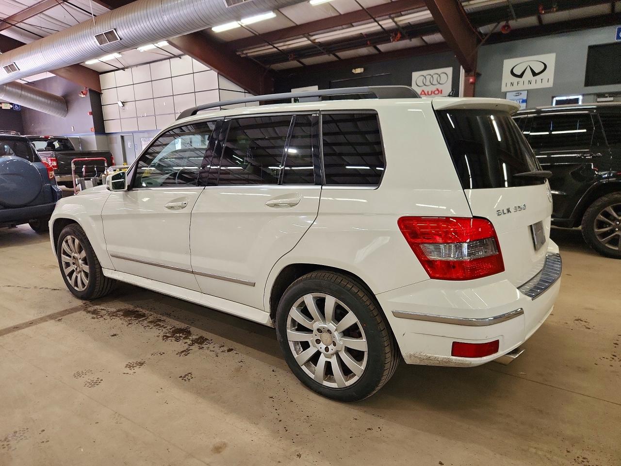 2011 MERCEDES Glk-class VIN WDCGG8HB7BF600460 photo 2