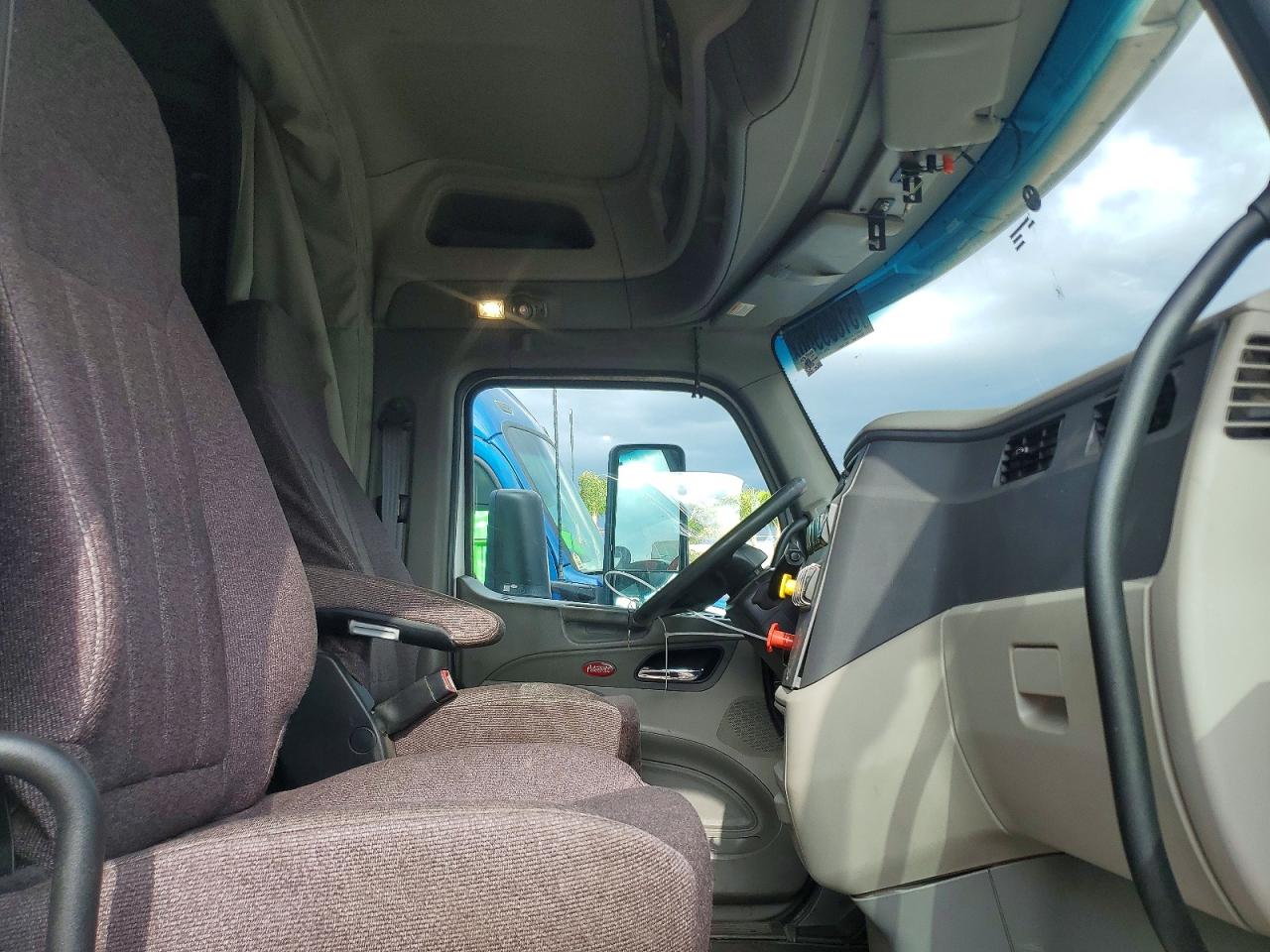 2020 PETERBILT All other VIN 1XPBD49X7LD704843 photo 5