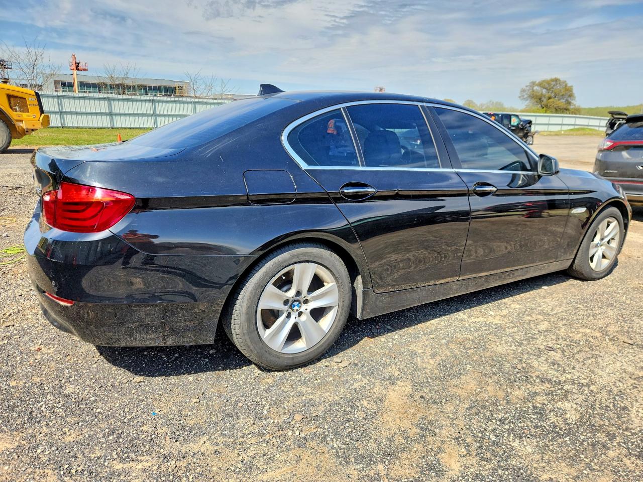 2011 BMW 5 series VIN WBAFR1C53BC740377 photo 3