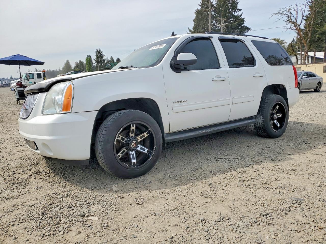 2014 GMC Yukon VIN 1GKS2AE00ER126013 photo 1