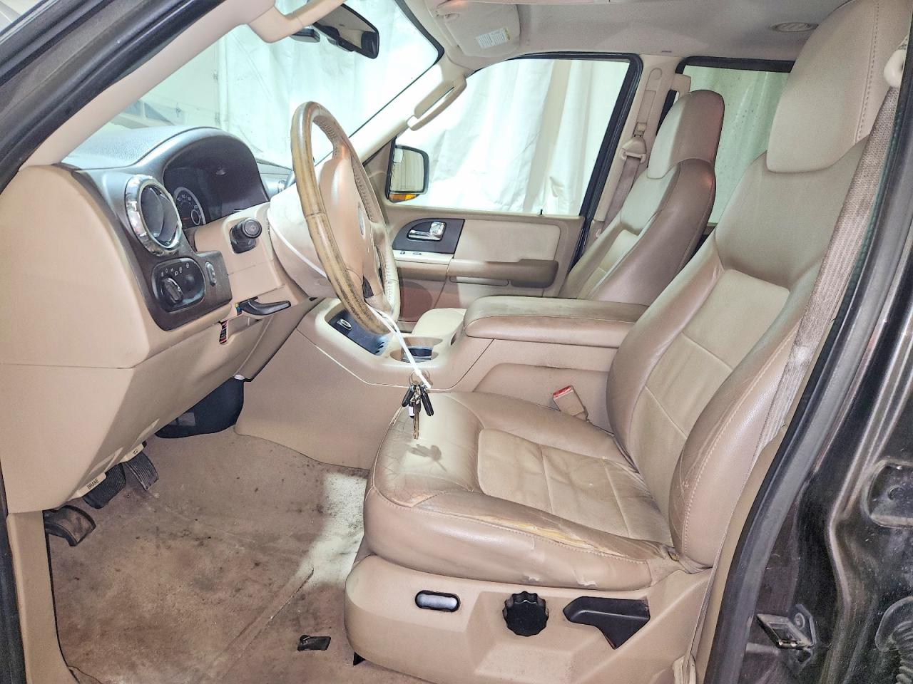 2006 Ford Expedition VIN 1FMFU18506LA76552 photo 7