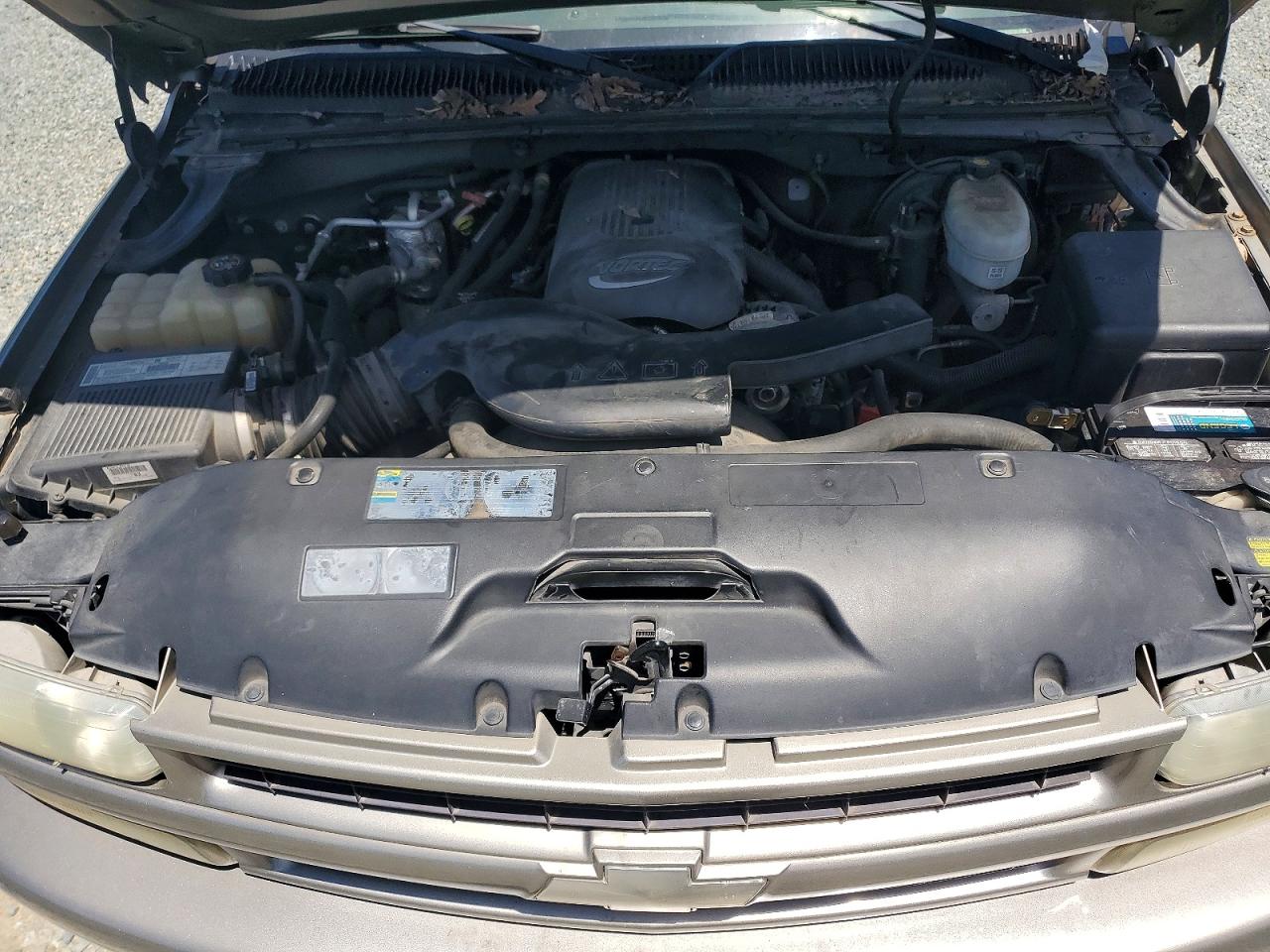2003 Chevrolet Suburban VIN 3GNFK16Z23G219193 photo 12